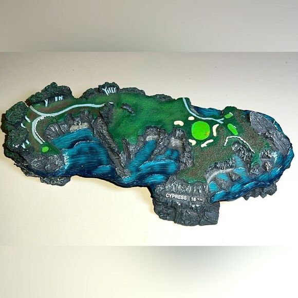 The Danbury Mint 1995 Legendary Golf Holes The 16th at Cypress-‎ EUC - Picture 1 of 4